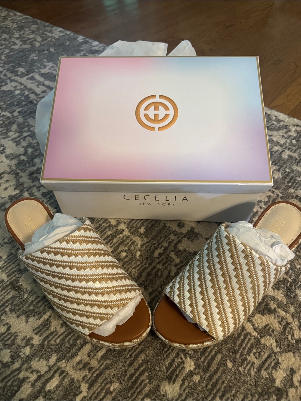 CECELIA NEW YORK White & Tan Woven Slide Mules